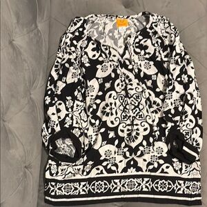 Ruby Rd. Black and White Graphic Tunic